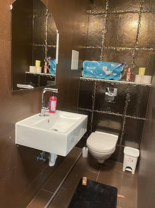 In Mariahilferstrasse/schwendermarkt Apartment *