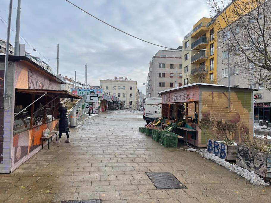 In Mariahilferstrasse/schwendermarkt Vienna